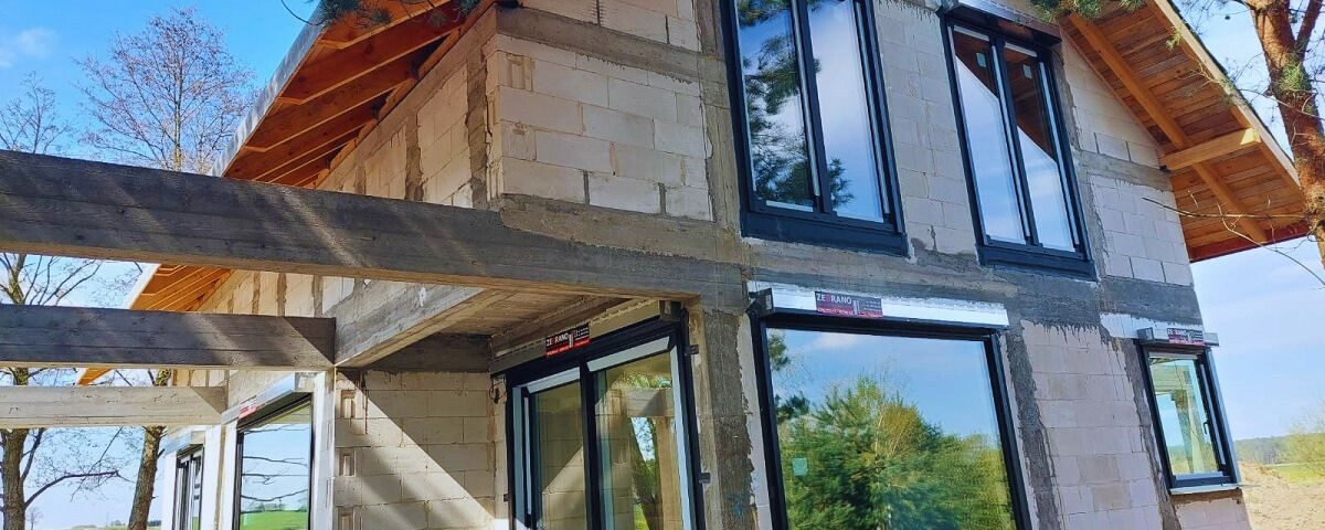 Okna PCV i aluminiowe - budowa domu